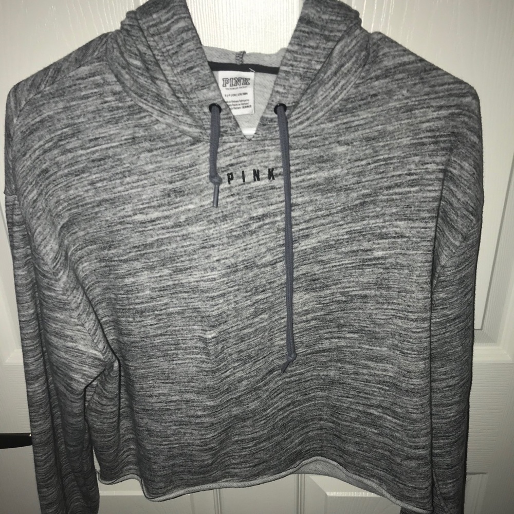 Sweatshirt cut out back